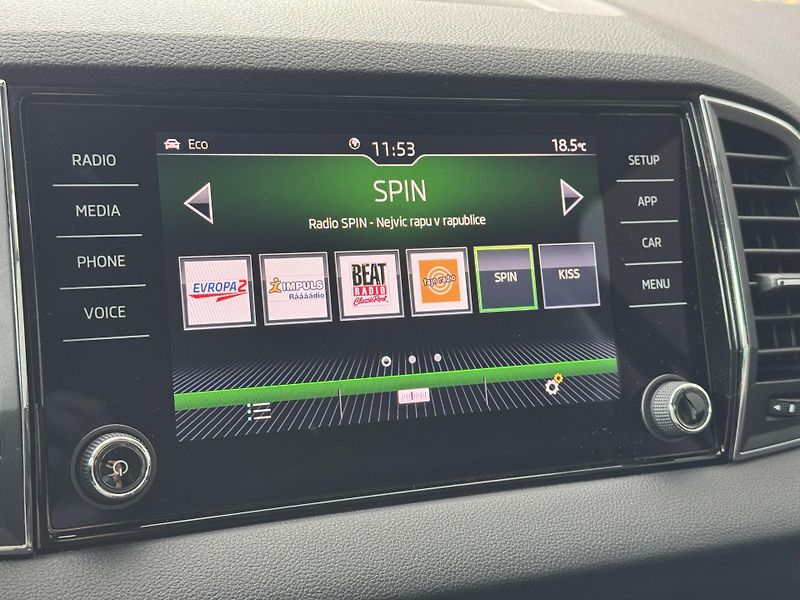 Škoda Karoq (2018) 1.5TSi MAN Style+ Kessy, tažné - fotka 32 z 52