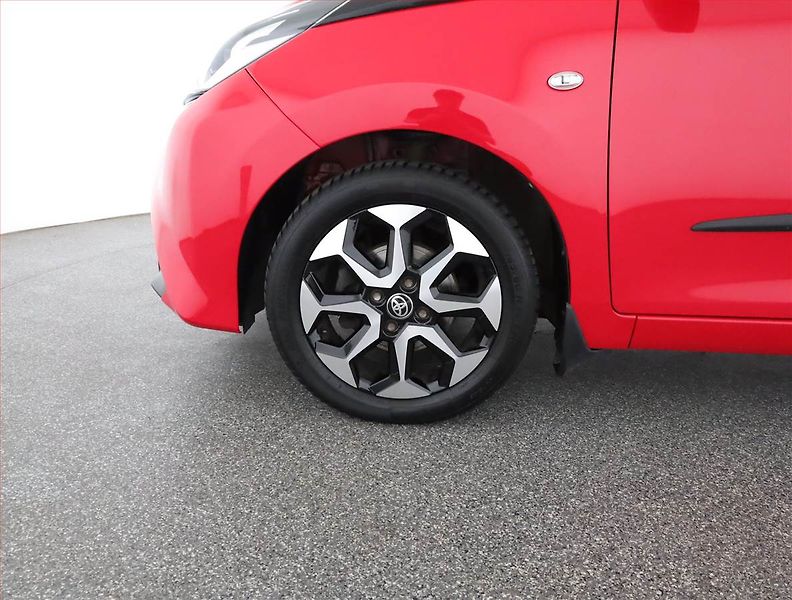 Toyota Aygo (2018) 1.0 VVT-i, Serv.kniha - fotka 16 z 16