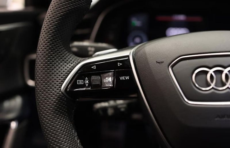 Audi A6 Avant 55 e TFSI Q Tažné Matrix Kam. - fotka 16 z 25