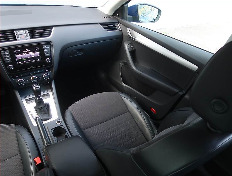 Škoda Octavia (2013) 1.8 TSI, Automat, Serv.kniha - fotka 8 z 21