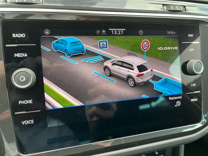 Volkswagen Tiguan Life 2.0 TDI 110 kW DSG - fotka 16 z 30