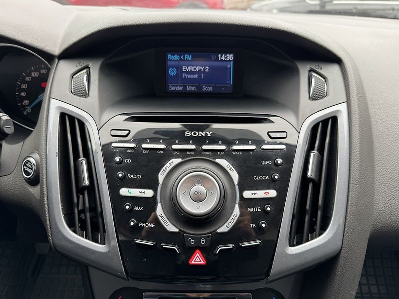Ford Focus (2011) 1.6 Ti-VCT Digi Klima Tempomat - fotka 12 z 48