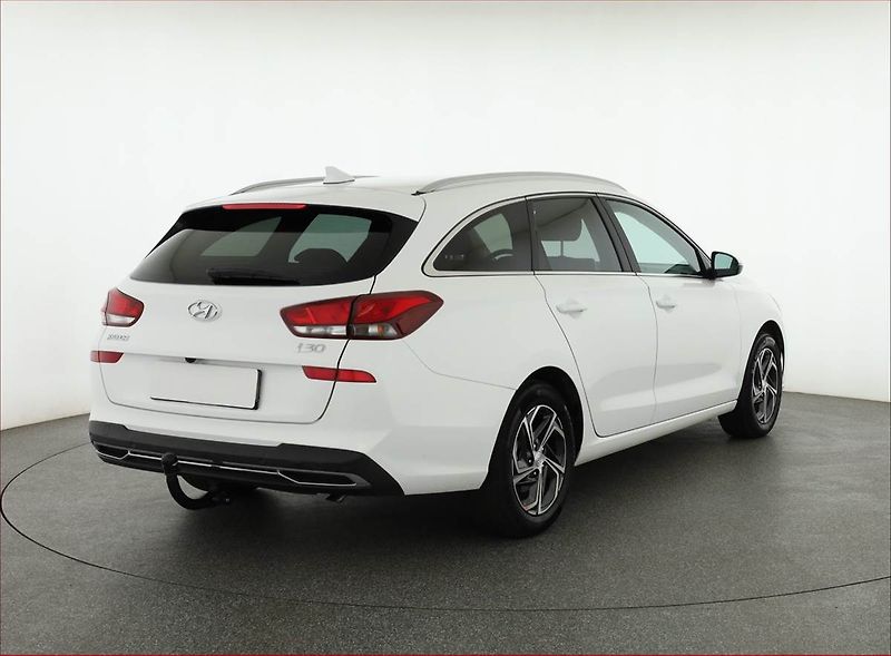 Hyundai i30 (2023) 1.5 DPI, Serv.kniha, Navi - fotka 5 z 18