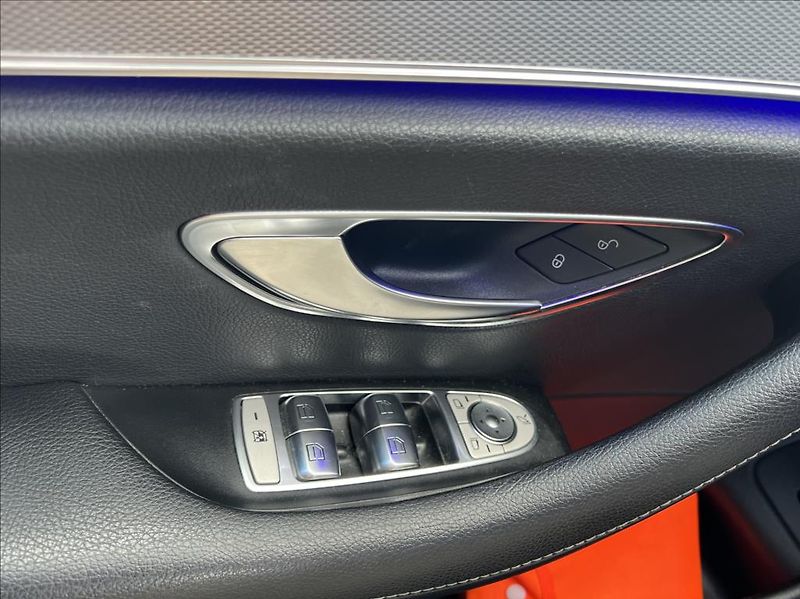 Mercedes-Benz Třídy E 2,0 E 220 d / 9G-TRONIC - fotka 27 z 48