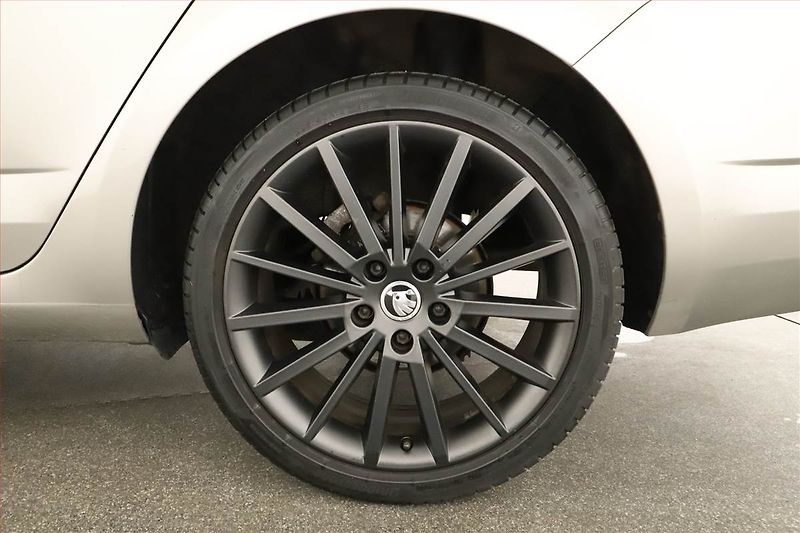 Škoda Octavia (2016) Ambition Plus 1.0 TSI - fotka 14 z 14