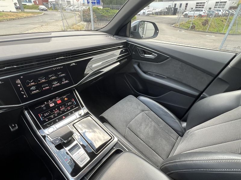 Audi Q8 (2020) 3.0TDI, quattro, S line - fotka 34 z 37