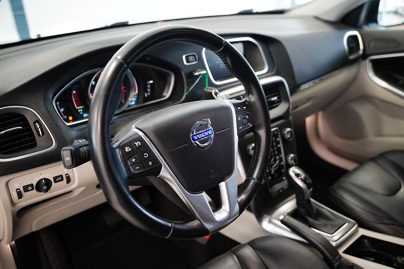 Volvo V40 - fotka 8 z 23