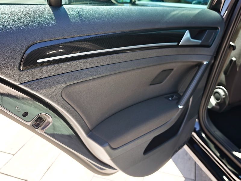 Volkswagen Golf (2014) 2,0 TDI 110 KW Highline - fotka 13 z 35