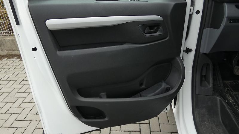 Toyota ProAce 2.0 D-4D 150k 1400kg L2 Crewca - fotka 8 z 23