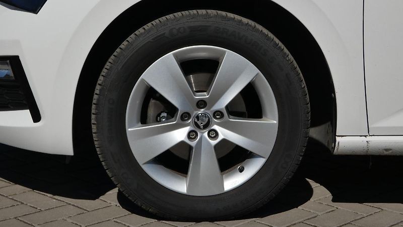Škoda Scala 1.0 TSI Style - fotka 23 z 24