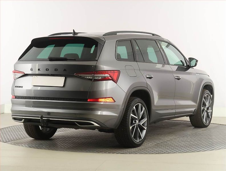 Škoda Kodiaq (2022) Sportline 1.5 TSI, digi klima - fotka 5 z 30