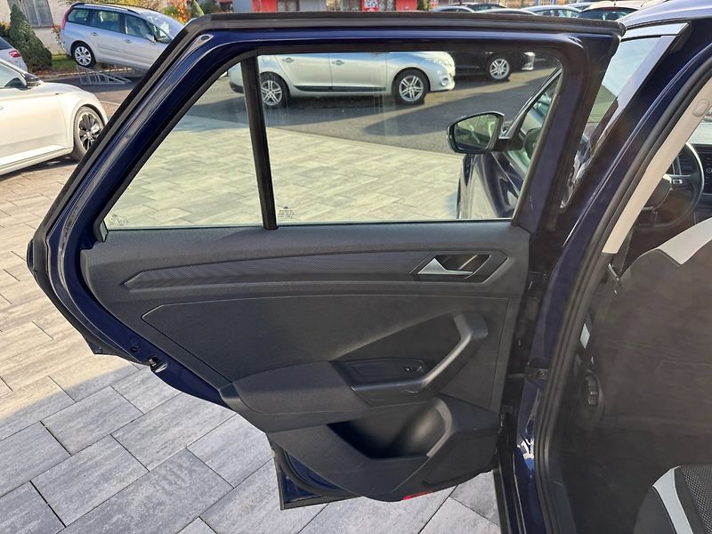 Volkswagen T-Roc (2019) SPORT 1.5 TSI DSG - fotka 14 z 40