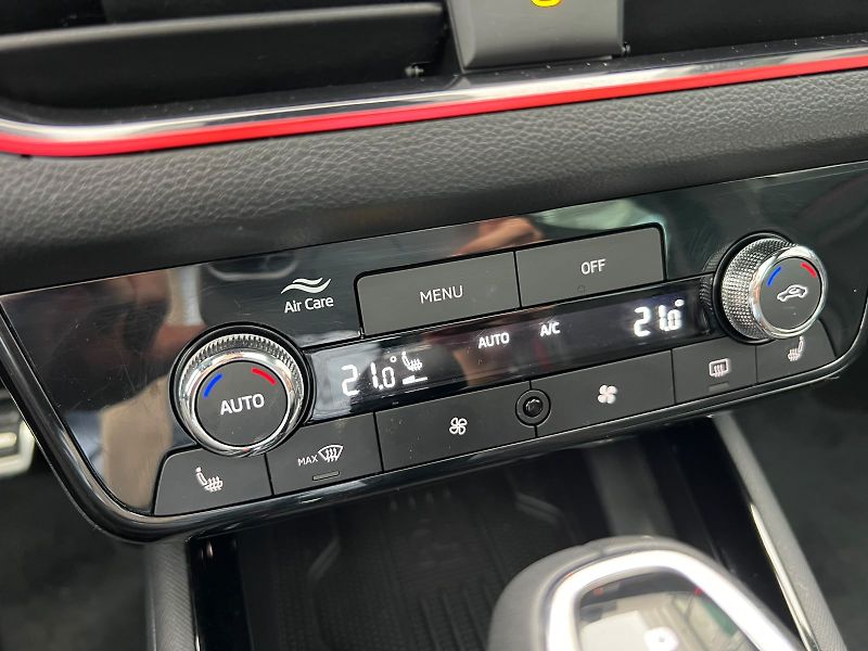 Škoda Scala Monte Carlo 1,0 TSI 85KW DSG - fotka 18 z 25