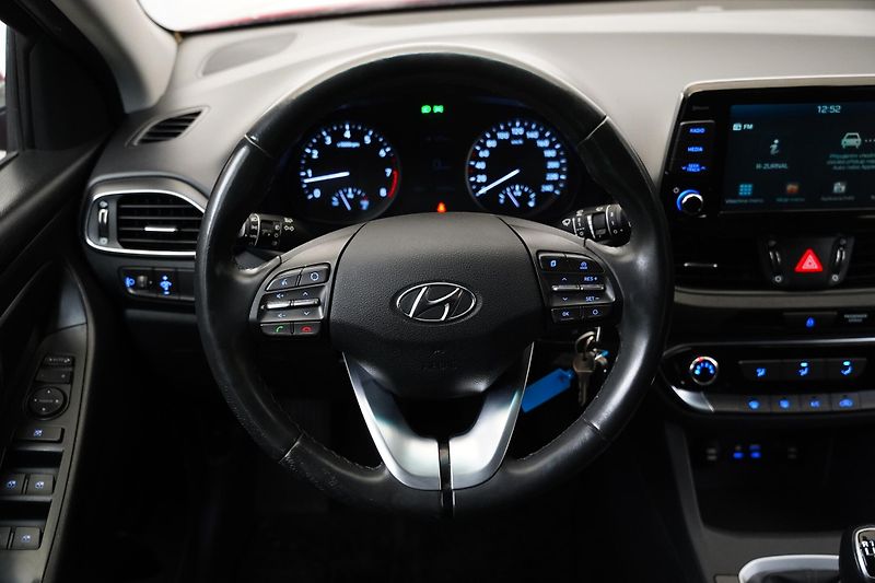 Hyundai i30 - fotka 17 z 24