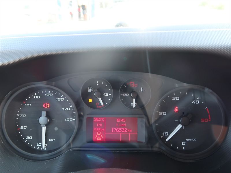 Iveco Daily 2,3 35S16,115kW,L4H2,1majČR - fotka 11 z 22
