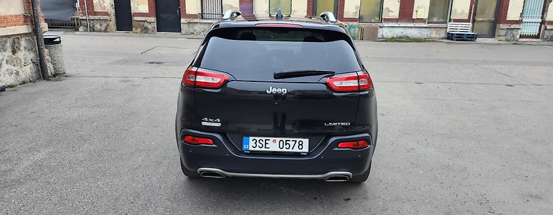 Jeep Cherokee (2015) 2.0D MJET LIMITED AWD LED DPH - fotka 7 z 54