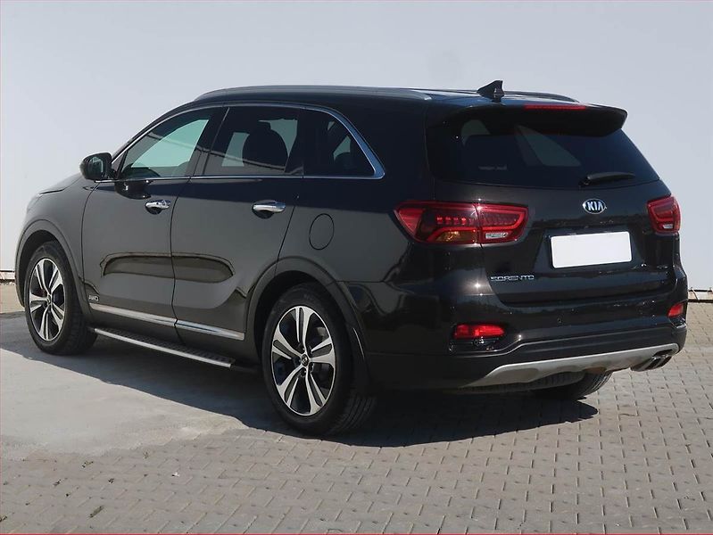 Kia Sorento (2018) GT Line 2.2 CRDi - fotka 4 z 20
