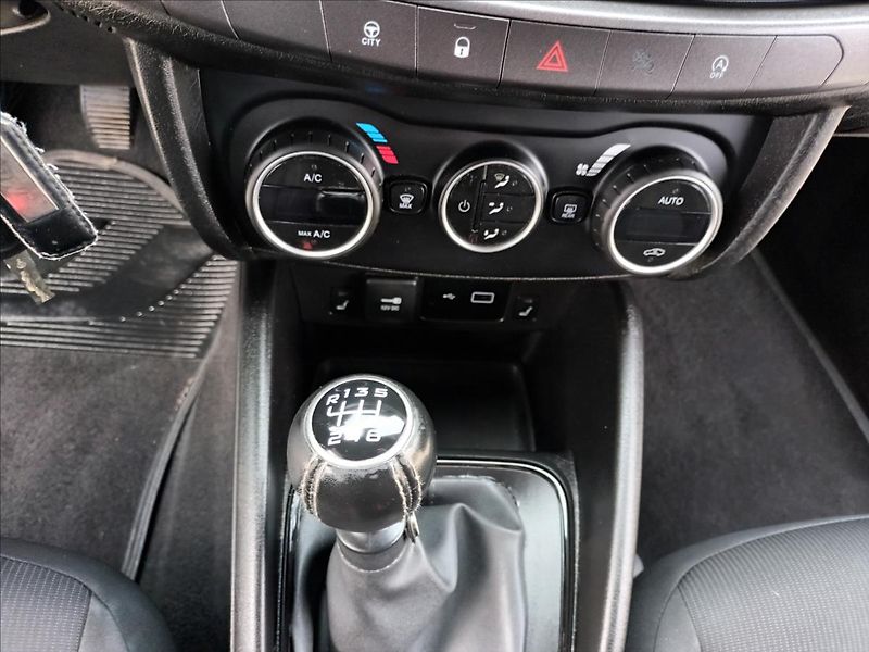 Fiat Tipo 1,6 MJT,KLIMA,NAVI,VÝHŘEV - fotka 14 z 45