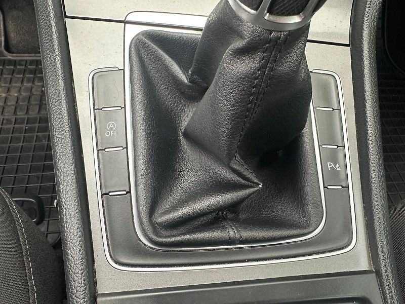 Volkswagen Golf (2014) 1.6TDi, 77KW - fotka 18 z 20