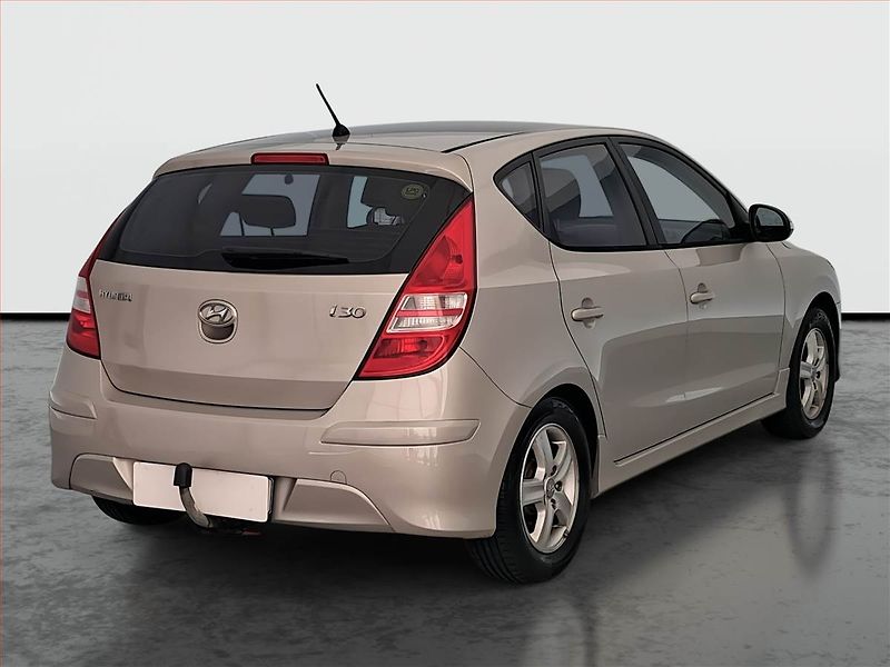 Hyundai i30 (2011) 1.4 CVVT, LPG, po STK, Tažné - fotka 5 z 16