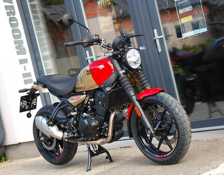 Royal Enfield (2026) Guerrilla 450 GOLD DIP - fotka 2 z 25