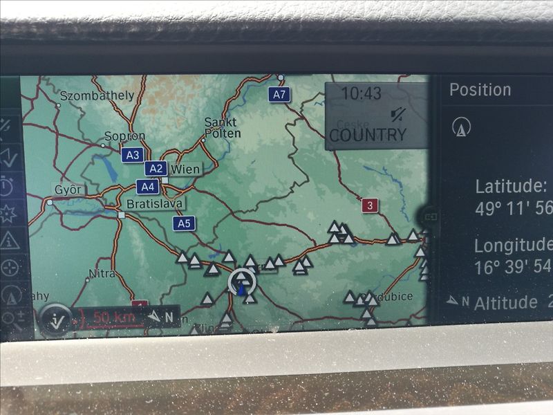 BMW Řada 5 3,0 d M paket - fotka 8 z 26