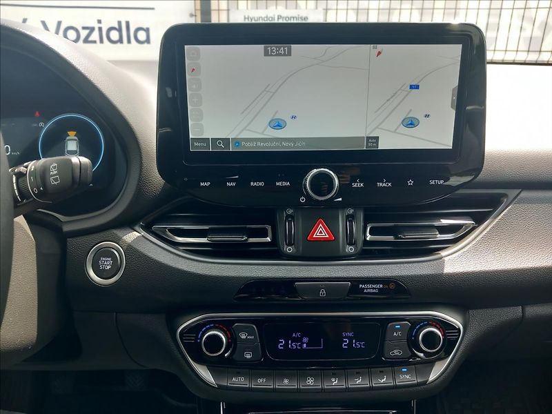 Hyundai i30 1,0 T-GDi, MT STYLE SAFETY - fotka 11 z 25
