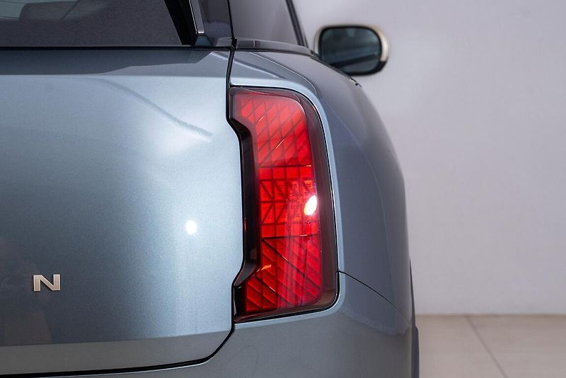 Mini Countryman 2024) - fotka 4 z 12
