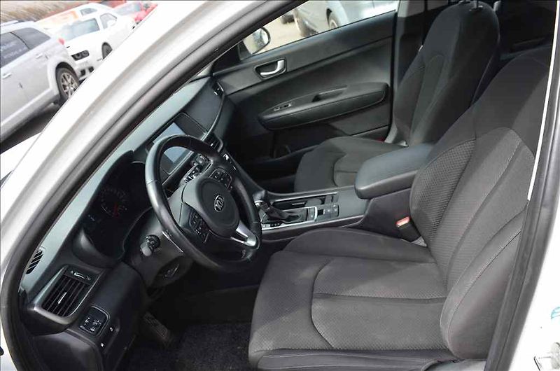 Kia Optima (2018) 1,7 D - fotka 16 z 21