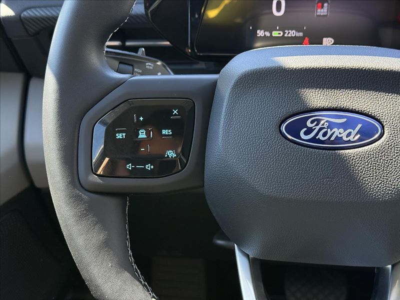 Ford Explorer BEV Premium 210kW - fotka 19 z 36