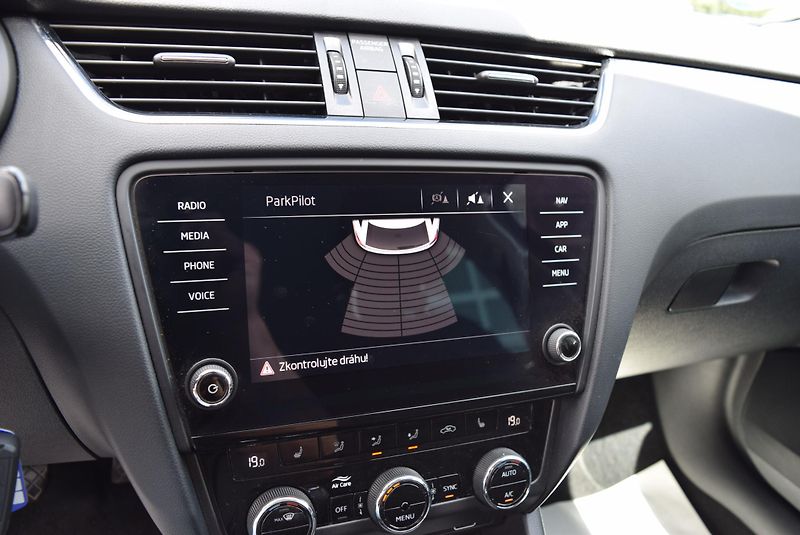 Škoda Octavia (2018) 1.5TSI 110kw CLEVER LED TAŽNÉ - fotka 26 z 45