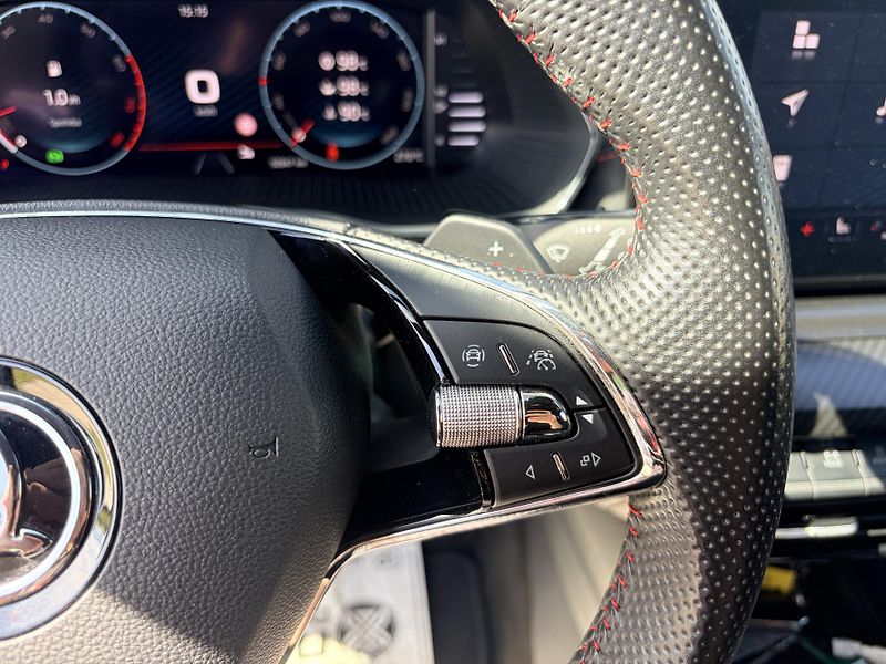 Škoda Octavia RS 180KW MATRIX CANTON HUD - fotka 20 z 54