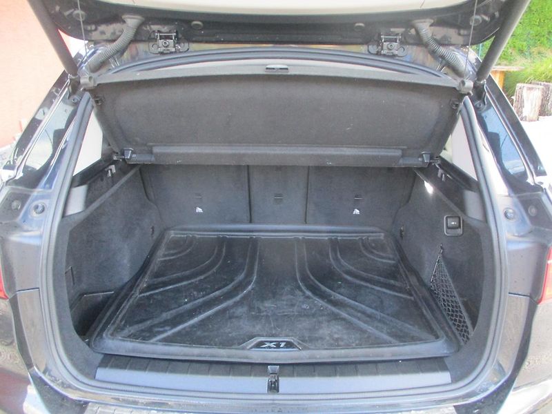 BMW X1 xDrive 18d nová TK - fotka 12 z 37