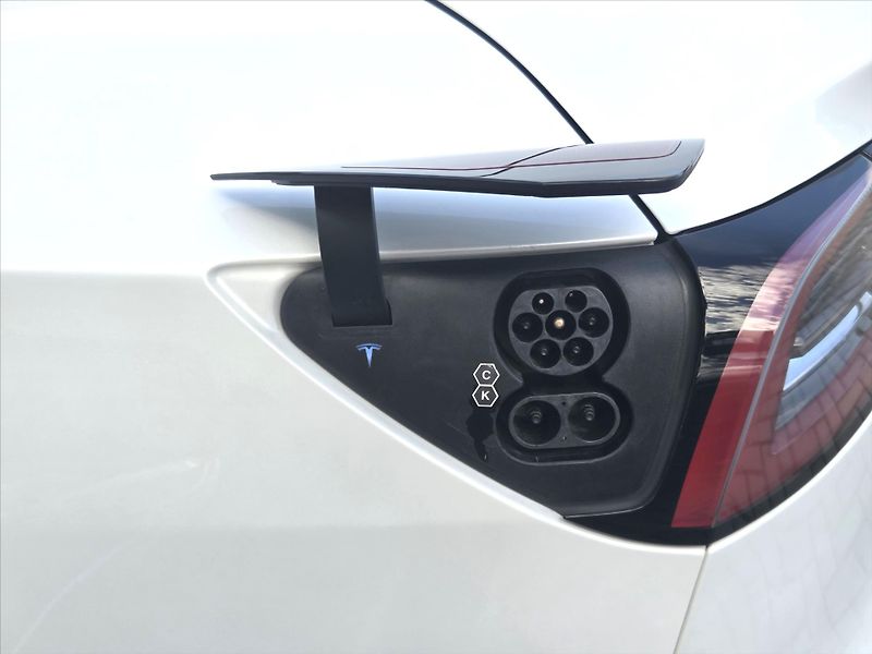 Tesla Model 3 0,0 LR 4x4 SOH 91% NEHAVAR. 1. - fotka 18 z 21