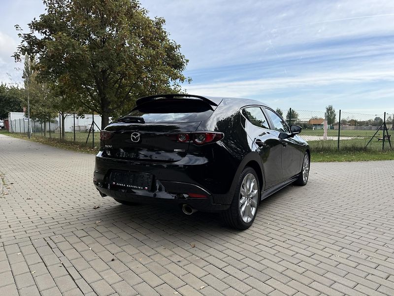 Mazda 3 2.0 Skyactiv-X Mild-Hybrid - fotka 10 z 35
