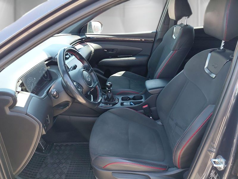 Hyundai Tucson (2023) 1,6 T-GDi 110 kW N-line - fotka 13 z 24