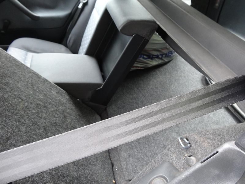 Škoda Octavia Kombi 1.6MPi rezervace - fotka 9 z 11