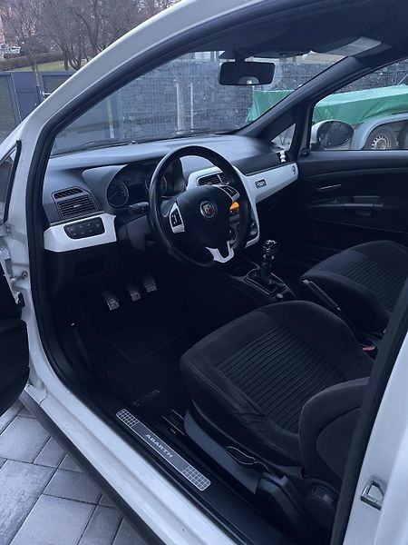Abarth Punto Evo (2010) 1.4T-jet 114kW - fotka 7 z 12