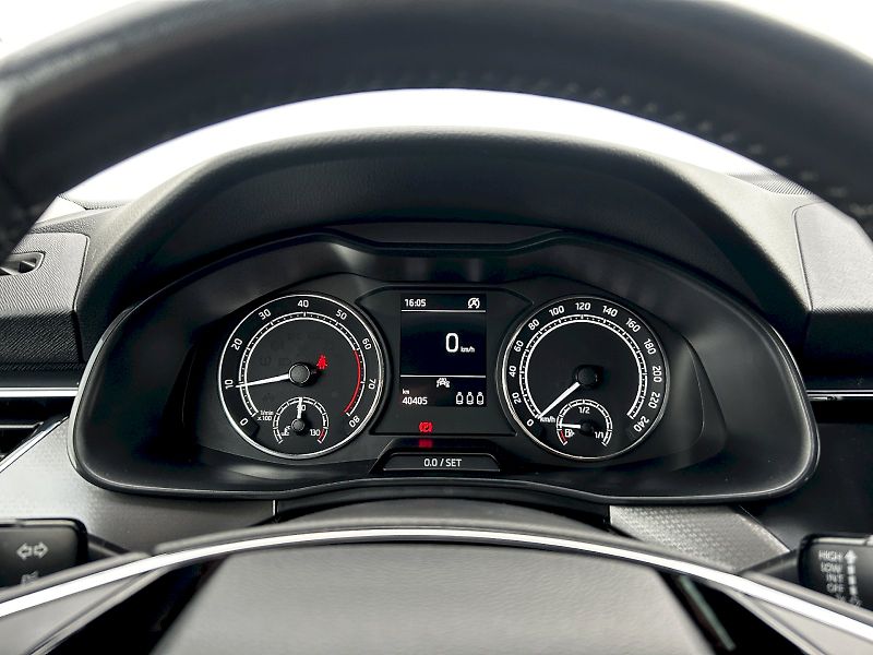 Škoda Kamiq (2021) 1.5 TSI 110kW MP6 Ambition - fotka 11 z 32