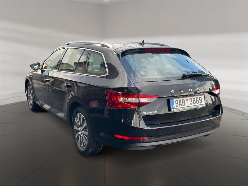 Škoda Superb 2,0 TSI 140 Style DSG - fotka 4 z 11