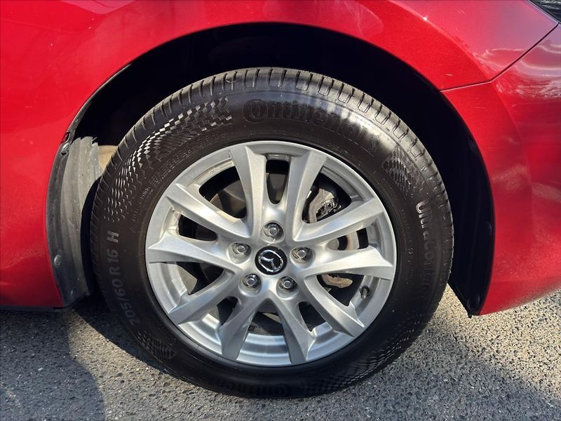 Mazda 3 2,0 i Attraction PLNÝ SERVIS - fotka 35 z 39