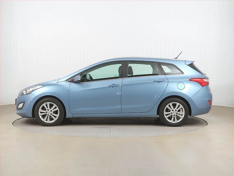 Hyundai i30 (2014) 1.6 CRDi, Tempomat - fotka 3 z 15
