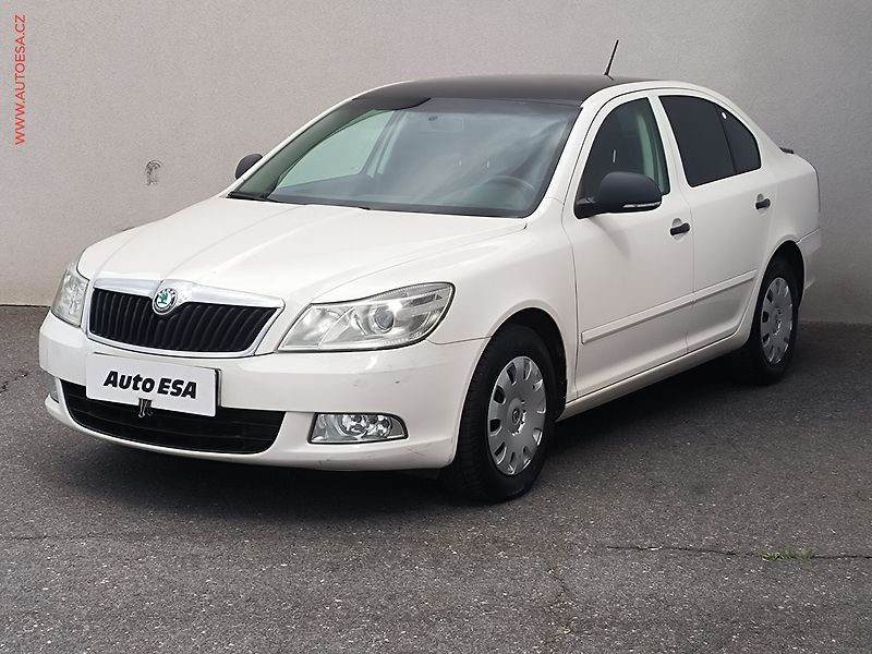Škoda Octavia (2012) 2.0 TDi, ČR, Active, zámek - fotka 3 z 16