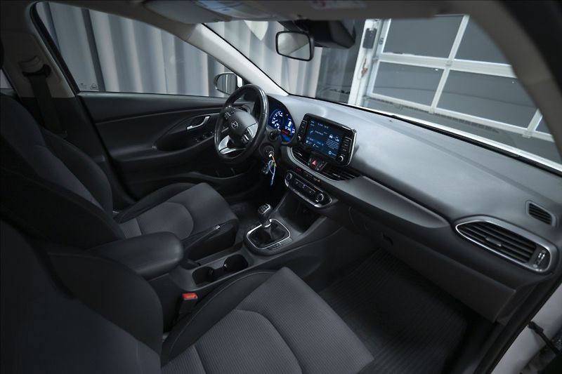 Hyundai i30 1,5 CVVT KAMERA 1. MAJITEL ČR - fotka 6 z 31