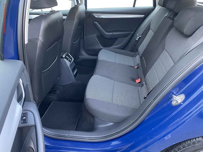 Škoda Octavia (2013) 2.0 TDi, DSG, park.čidla - fotka 10 z 18
