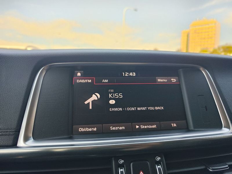 Kia Optima 2.0 GDI/151kW Premium PHEV DCT - fotka 20 z 43