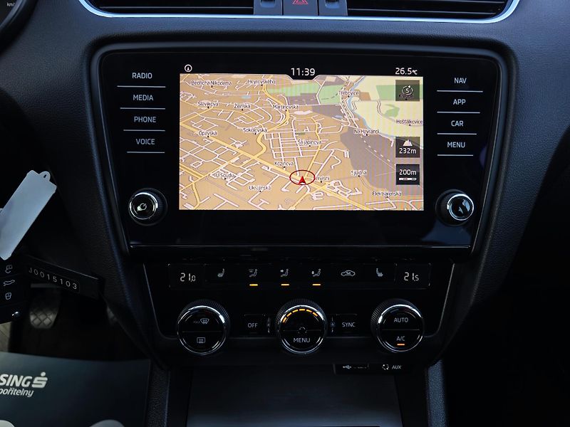 Škoda Octavia 1.4TSI ELEGANCE 100% STAV 1Maj - fotka 23 z 31