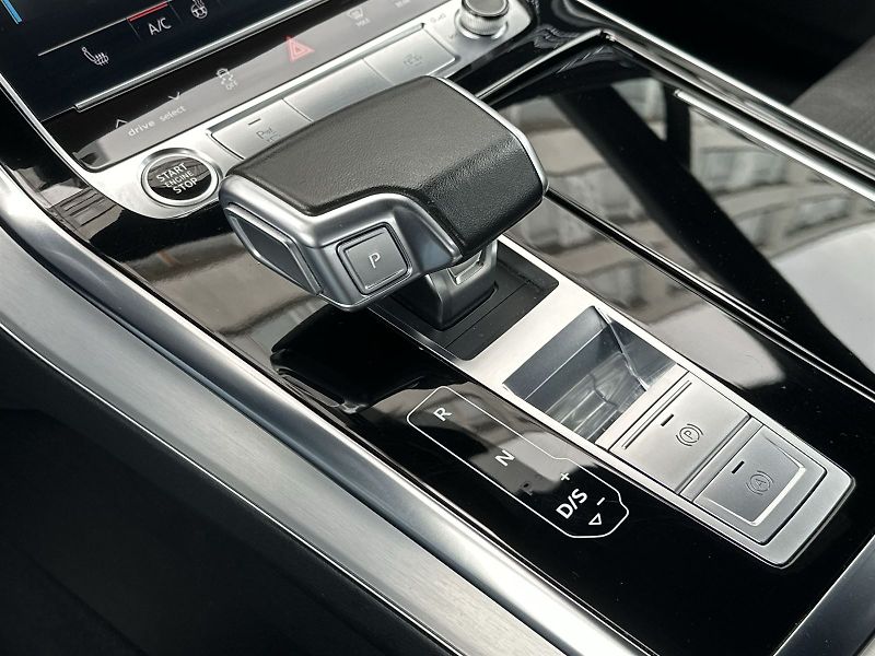 Audi Q7 (2022) 3.0 TDI Quattro S-line - fotka 16 z 37