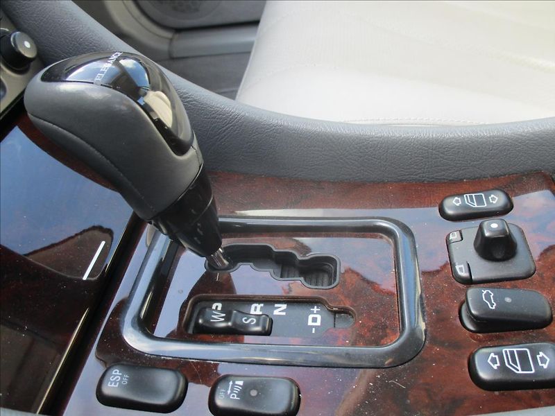Mercedes-Benz CLK 2,0 i 150kw Kompressor Automat - fotka 23 z 29