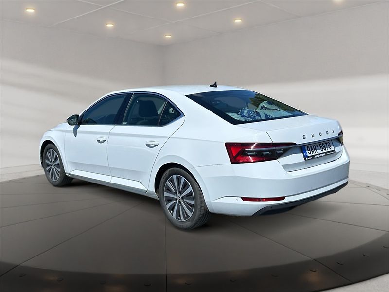 Škoda Superb 2,0 TSI 140 Style DSG - fotka 4 z 11